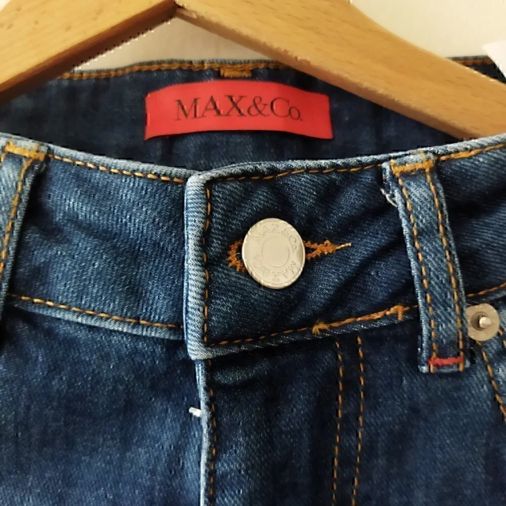 Max&Co Mid Rise Bootcut Jeans - Color Midnight Blue - Size 28 - Picture 6 of 8